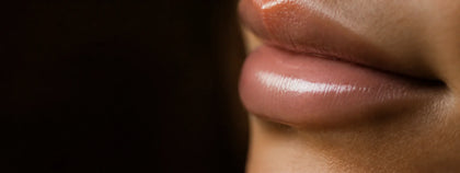 Gloss labial no pós-procedimento: a ciência (e a segurança) que fazem seu resultado durar